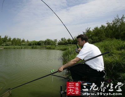 告訴你秋天垂釣鯽魚的技術(shù)