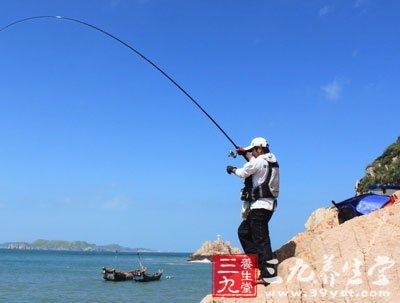 野外垂钓钓近不可忽视