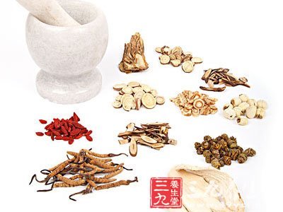 菊花各15克,甘草、防风各6克 菊花各15克,甘草、防风各6克