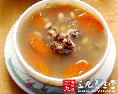 眉豆芡实煲鸡脚汤