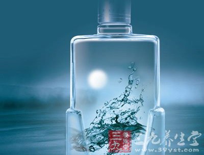 三九养生堂-不明不白的白酒 网友质疑勾兑酒