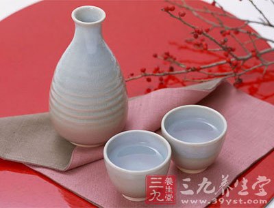 三九养生堂-不明不白的白酒 网友质疑勾兑酒