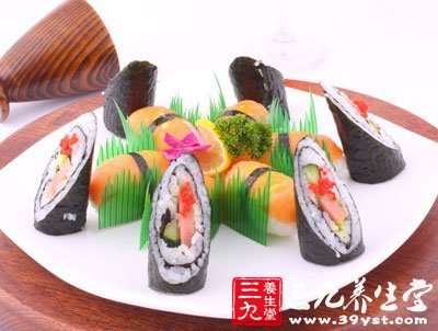一个简单的寿司卷包含超过500卡路里的热量