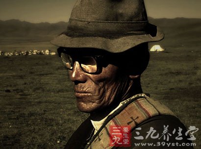 老人正确对待早搏