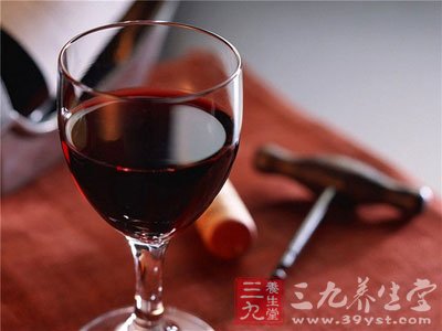 葡萄酒敬酒坐下还是站立