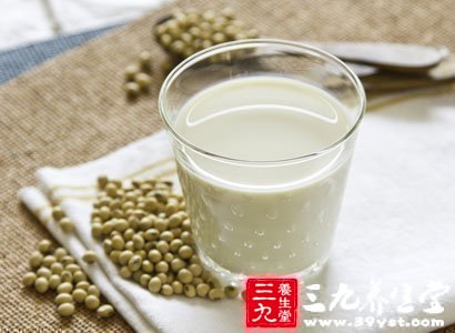 豆?jié){含有大豆異黃酮大豆蛋白卵磷脂等