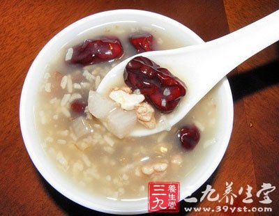 补血吃红枣羊骨糯米粥好