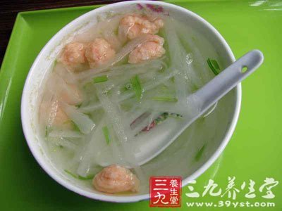 咳嗽吃什么好的快 9偏方赶走咳嗽_威猛的床上