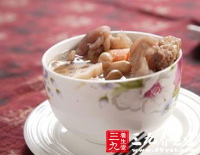 吃阿膠白肉湯補(bǔ)腎