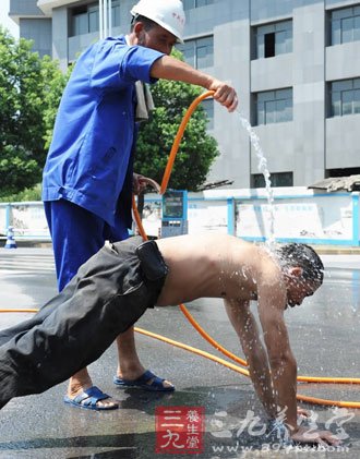 夏季养生误区之赤膊凉快