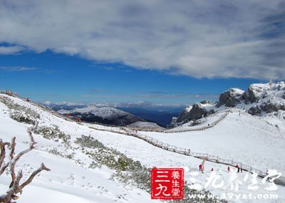 纳帕海 石卡雪山