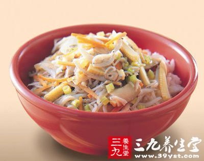 午餐吃吻仔魚煲飯