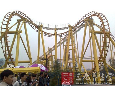 青岛方特梦幻王国飞越极限