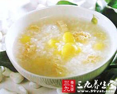 夏季養(yǎng)生粥之銀耳白果粥