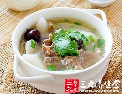 吃山藥羊肉湯補(bǔ)腎