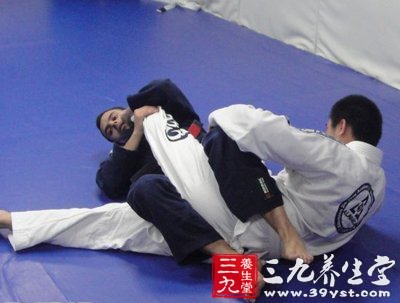 巴西柔术源于日本的扭斗武术