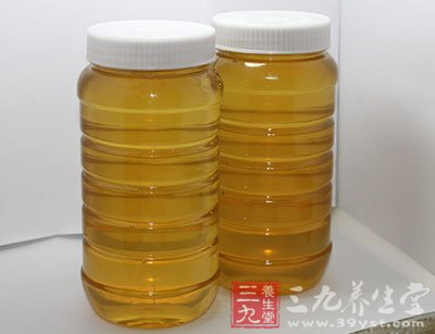 蜂王浆常作为一种辅助药物治疗多种疾病