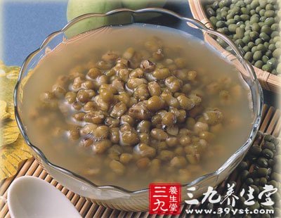 绿豆汤的功效与作用空腹体寒者忌喝绿豆汤-三
