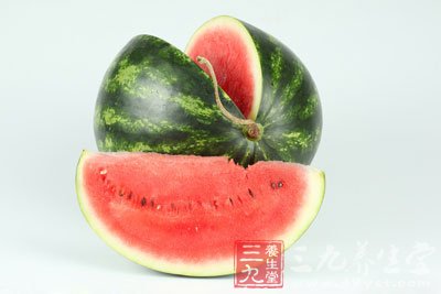 女性暴吃西瓜易引发闭经