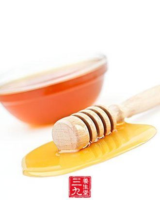 神经衰弱者在每天睡觉前食用蜂蜜可以促进睡眠