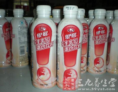 为什么牛奶花生饮料里会有石头