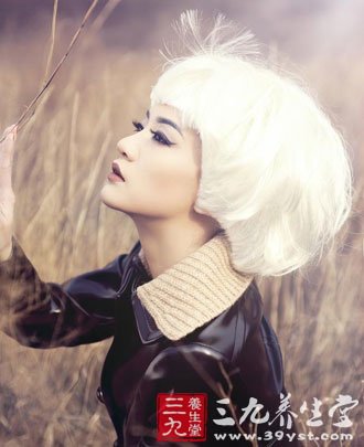 白<em>头发是什么原因</em>-三九养生堂