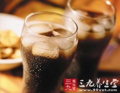 百事可乐致癌 经常喝可乐的危害是什么