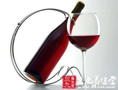 晚餐喝红酒可以抗衰老