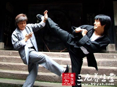 截拳道腿法刚猛迅捷