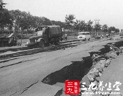 唐山大地震24万同胞罹难 理性应对灾害怎么做