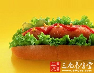 8岁女孩吃热狗后中毒 炎热天气如何预防食物中