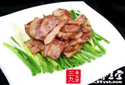 吃过多瘦肉易长斑