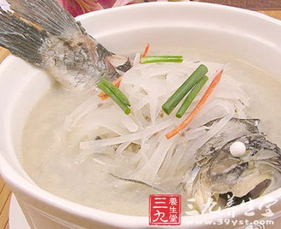 竹笋西瓜皮鲤鱼汤