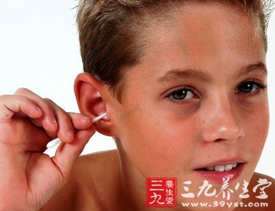 经常掏耳朵为何越掏越痒 耳朵痒不动手也能止