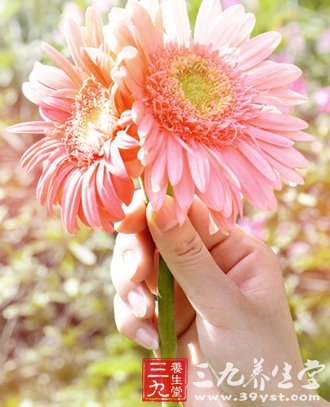 燥热秋季 谨防染上干燥综合症