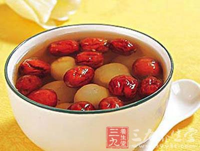 乌豆圆肉红枣汤