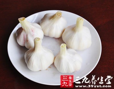 好不要吃哪些食物：辛辣食品，如大蔥、生蒜、辣椒、胡椒等。