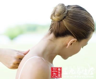 神经根型颈椎病有何症状表现