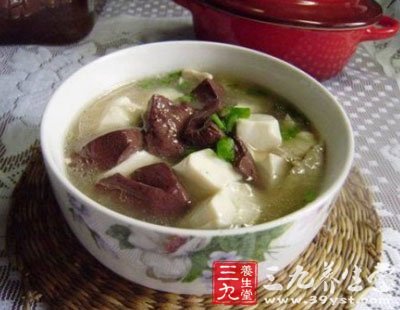 貧血吃豆腐豬血湯補(bǔ)