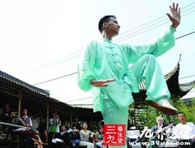 陈思坦32式太极剑 有哪些动作名称(3)