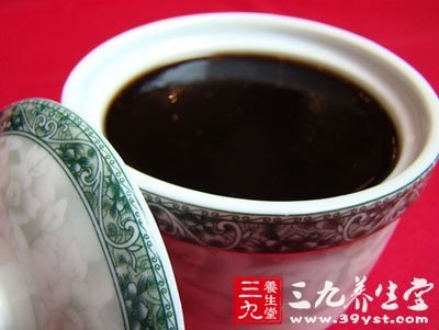 將阿膠熬化然后加點(diǎn)蜂蜜沖個(gè)雞蛋喝