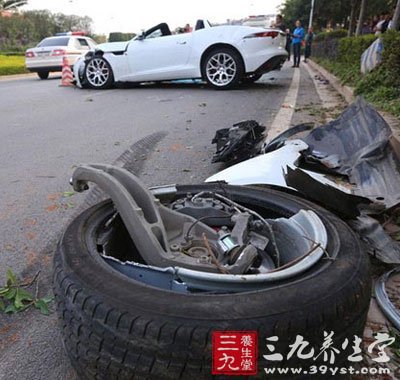 昆明飙车车损人亡 开车注意事项有哪些