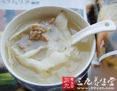 魚(yú)膠銀耳湯的做法