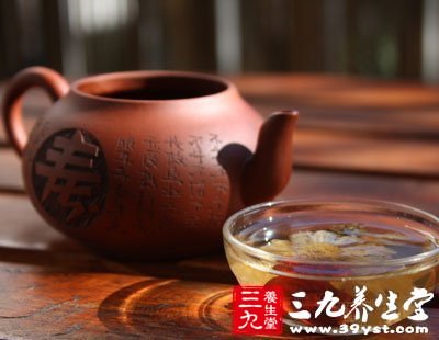 枸杞菊花茶，夏天排毒養(yǎng)顏佳茶飲