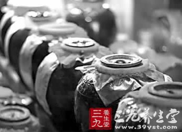 老人为孙女埋万斤白酒 白酒时间越长越好吗