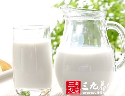 牛奶中含有两种过去人们未知的催眠物质