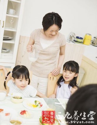 东京开东方红餐厅