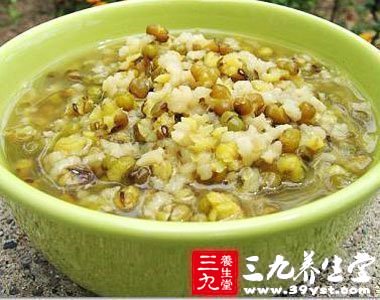 绿豆马齿苋汤清热解毒，祛湿止痢