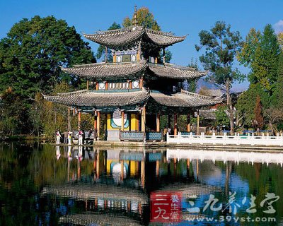 检查冷却液液面