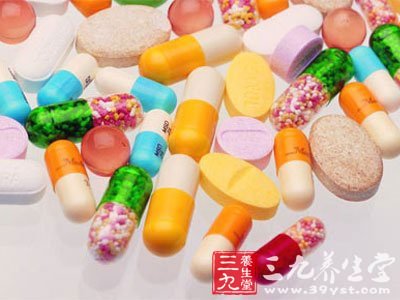维生素维生素类药物可维持正常的代谢功能，促进病损愈合